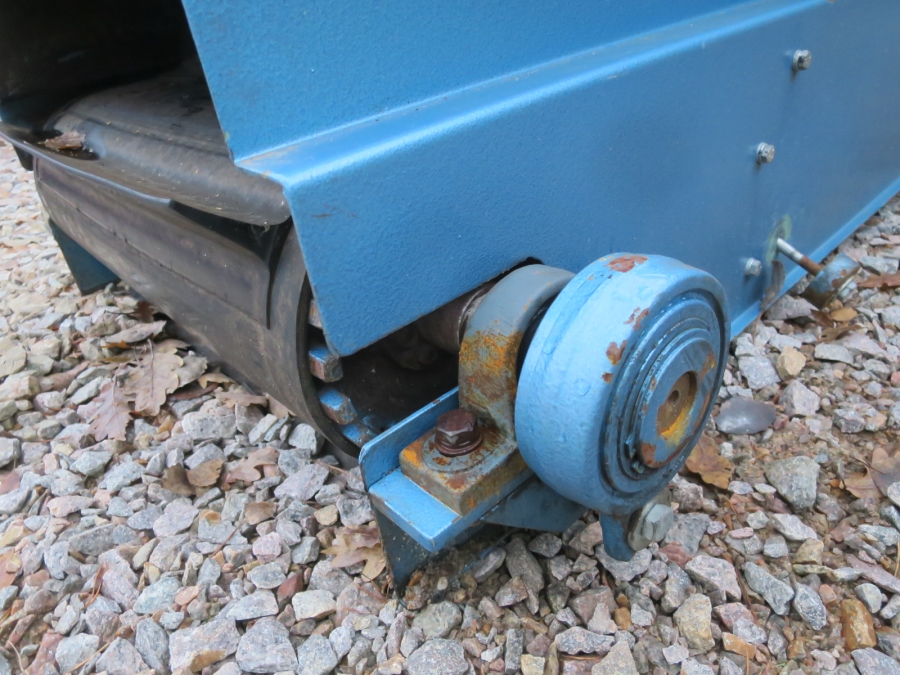 4468 Upmatic feeding conveyor with legs 4400x550 mm