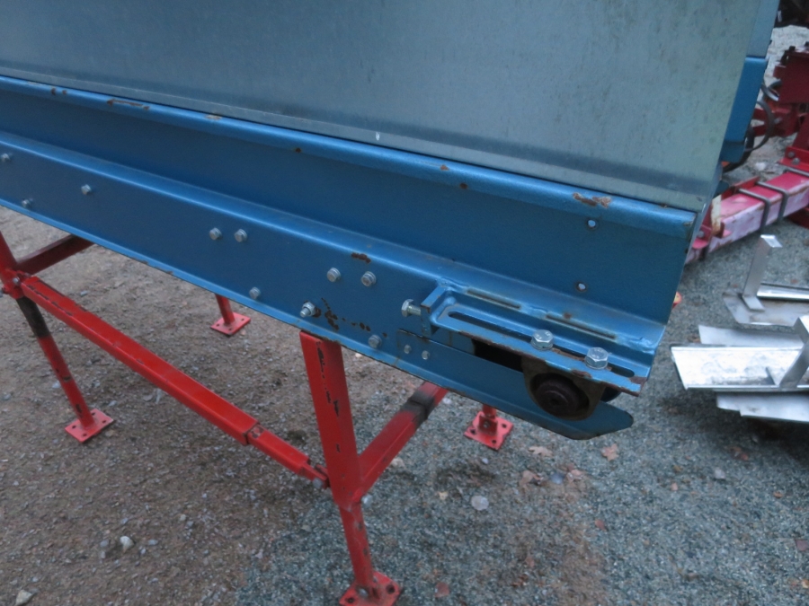 4486 Upmatic plain conveyor with legs 2000x500 mm