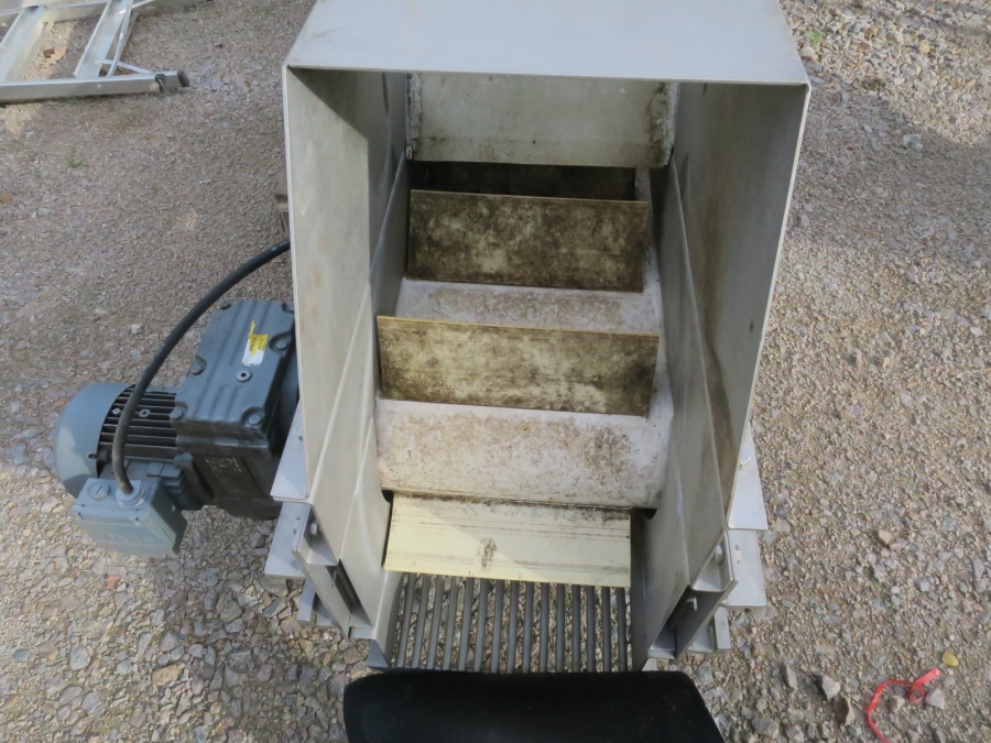 4498 Limas conveyor vertical standing 2700x300 mm