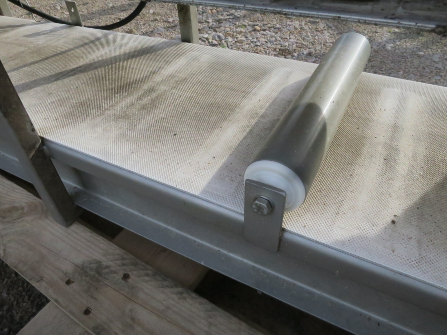 4498 Limas conveyor vertical standing 2700x300 mm