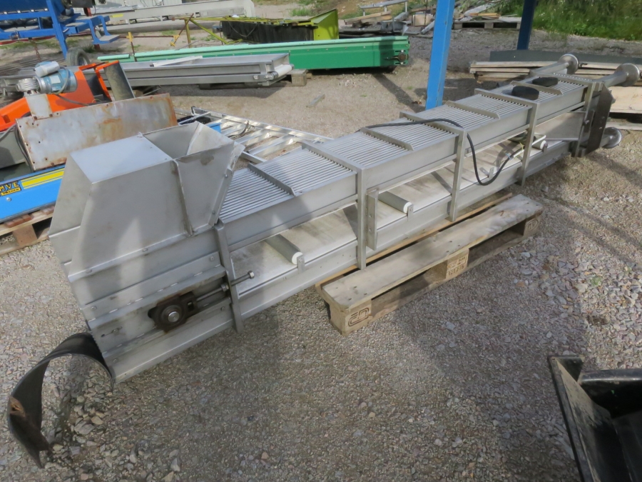 4498 Limas conveyor vertical standing 2700x300 mm