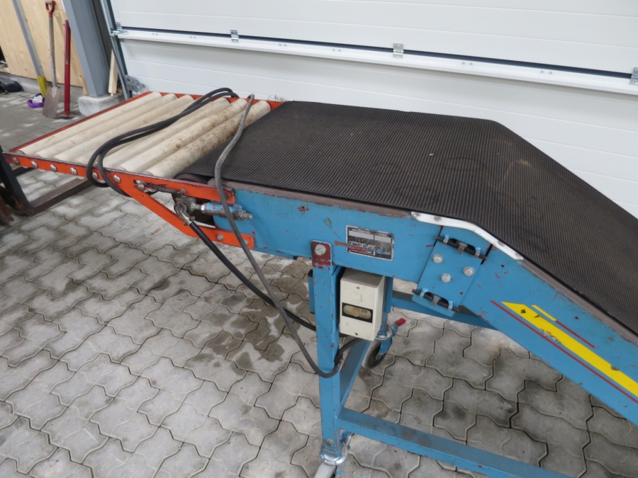 4502 EMVE bag conveyor 