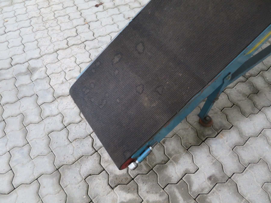 4502 EMVE bag conveyor 