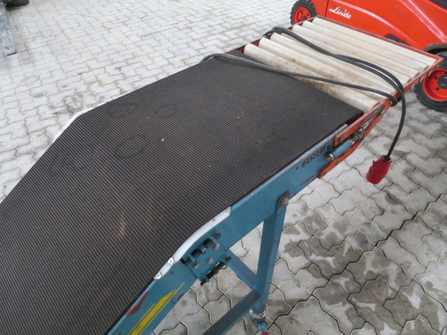 4502 EMVE bag conveyor 