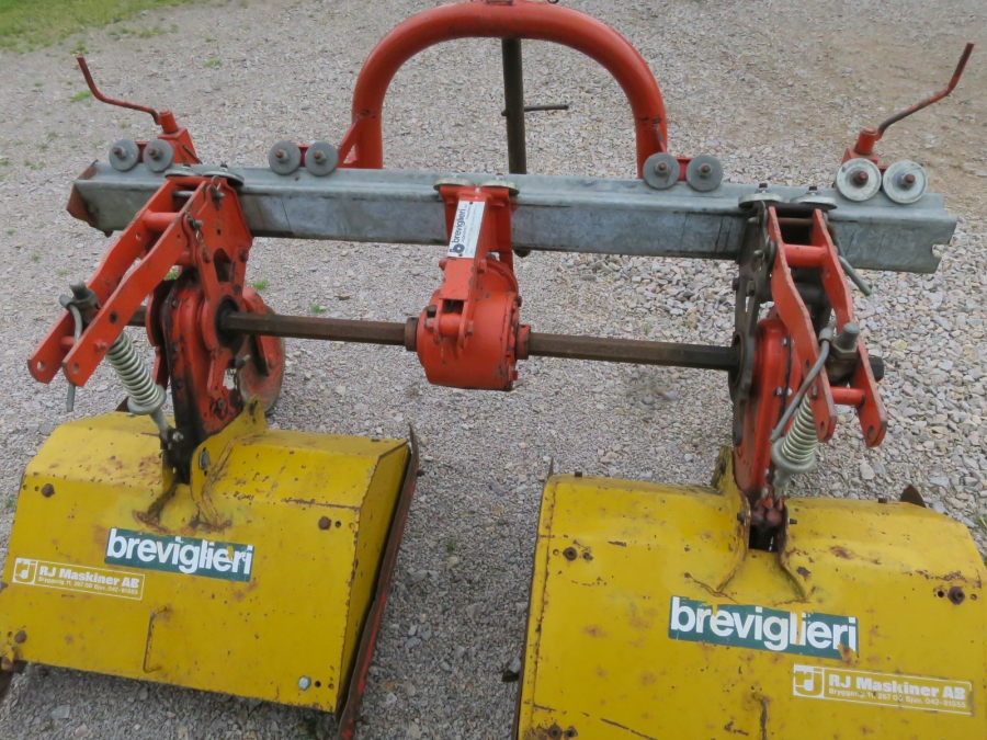 4518 Breviglieri 2 row interrow tillers, row tiller harrow