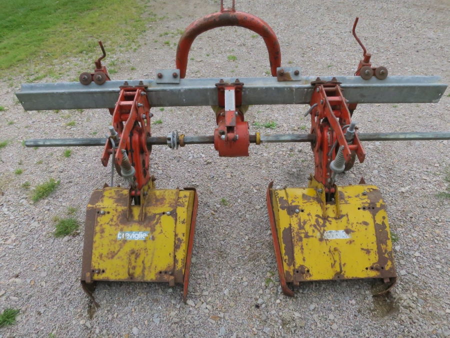 4519 Breviglieri 2 row interrow tillers, row tiller harrow