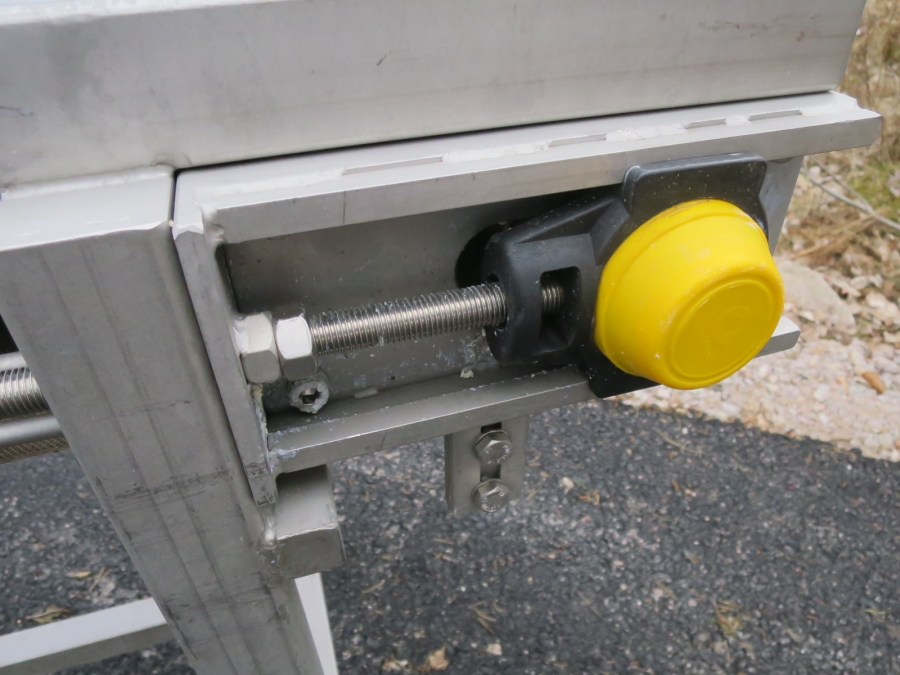 4537 Limas conveyor on legs 