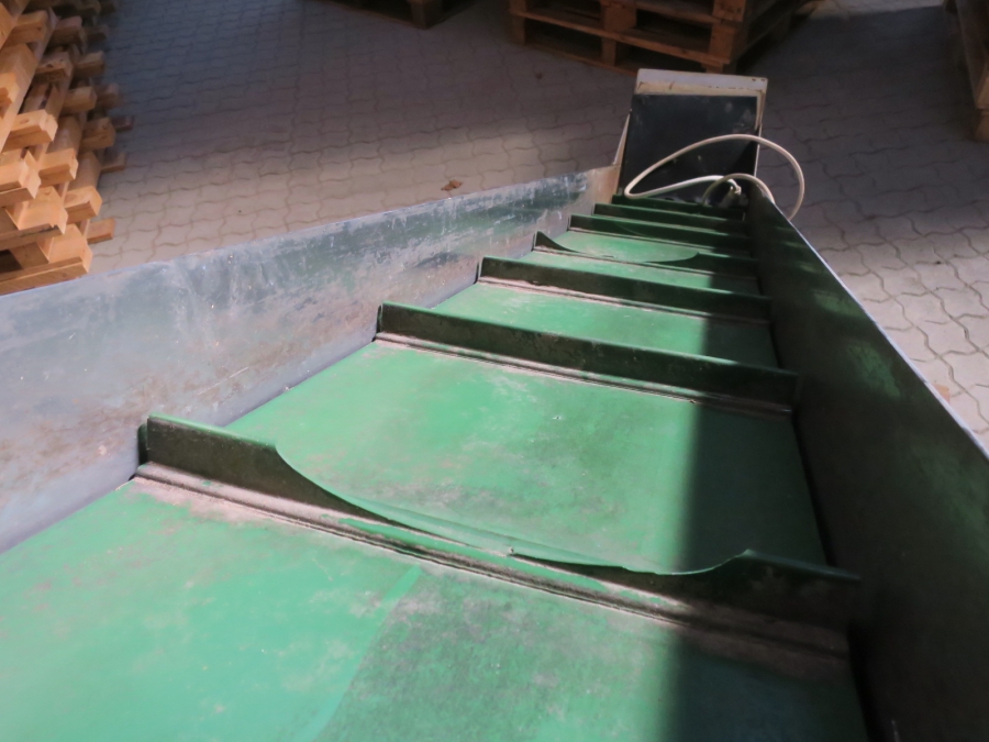 4538 Vanhemens Conveyor elevator bag conveyor