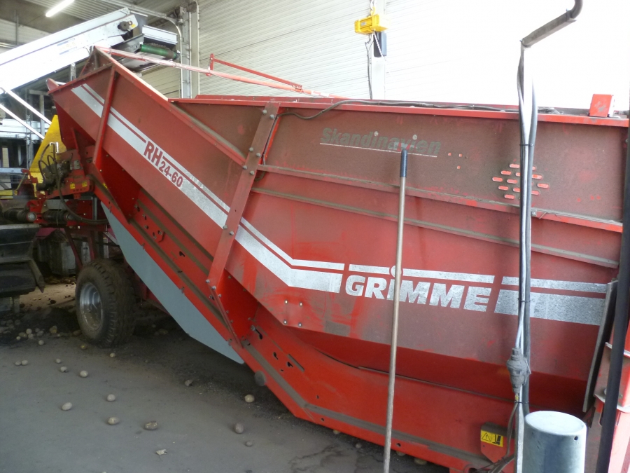 4558 Grimme RH24-60 XXL receiving hopper