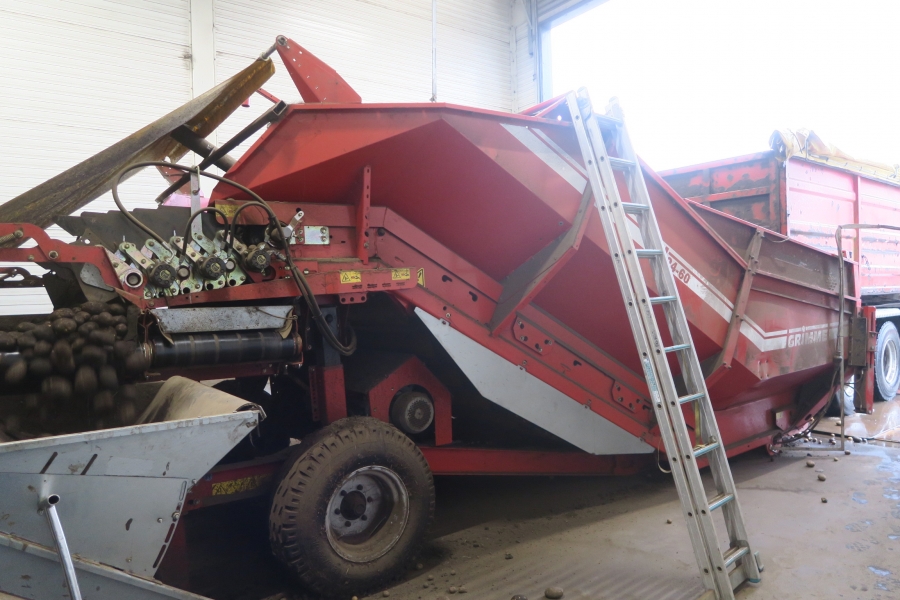 4558 Grimme RH24-60 XXL receiving hopper