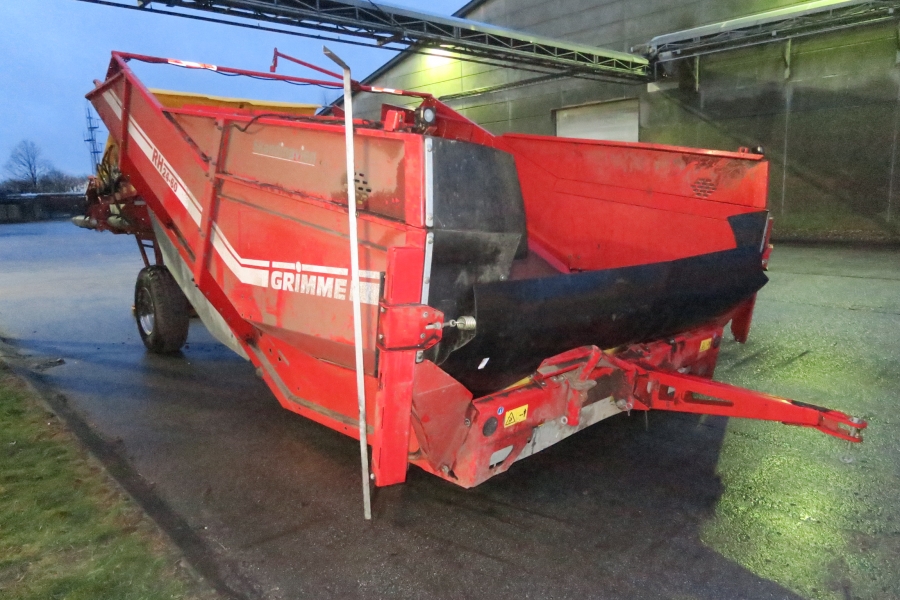 4558 Grimme RH24-60 XXL receiving hopper