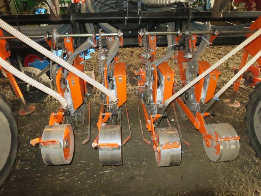 4576 Stanhay precision seeder 12 row