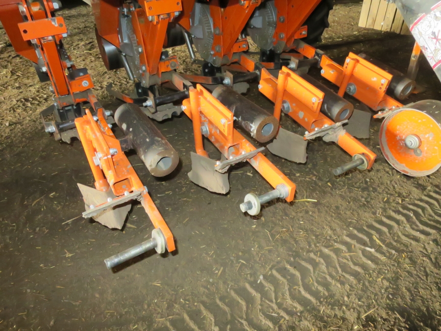 4576 Stanhay precision seeder 12 row