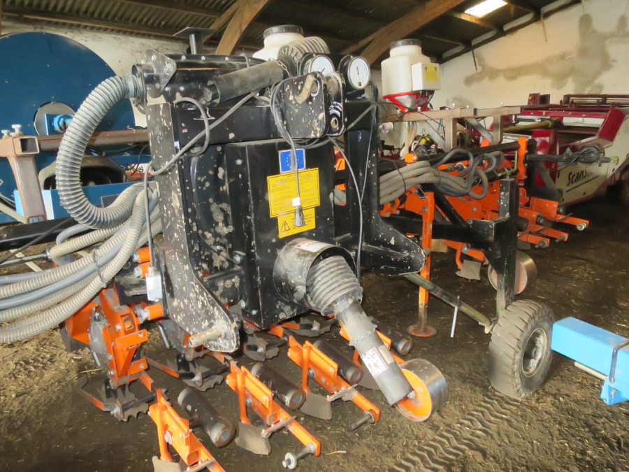 4576 Stanhay precision seeder 12 row