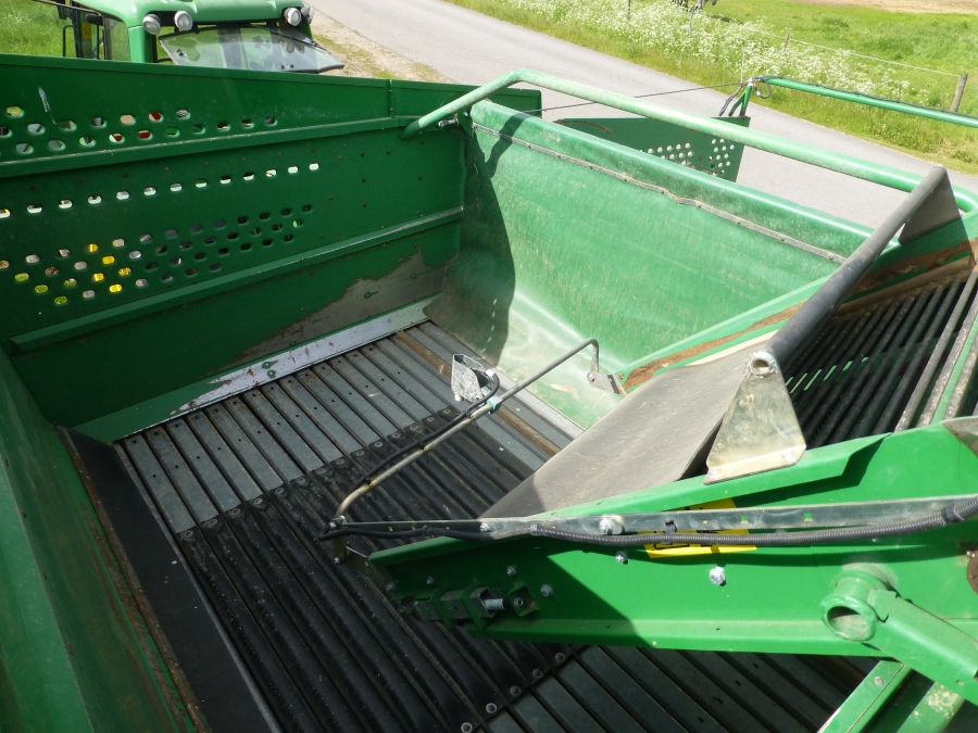 4592 Wuhlmaus WM 8500 2 row potato harvester