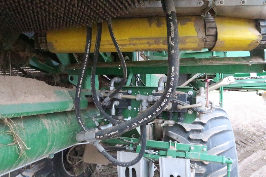 4592 Wuhlmaus WM 8500 2 row potato harvester