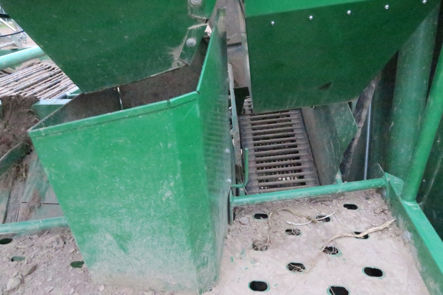 4592 Wuhlmaus WM 8500 2 row potato harvester