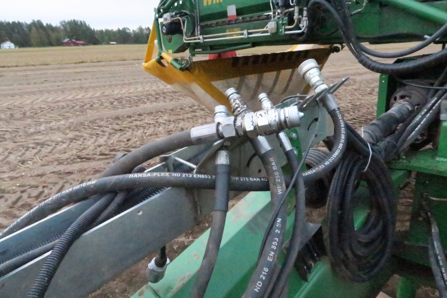 4592 Wuhlmaus WM 8500 2 row potato harvester