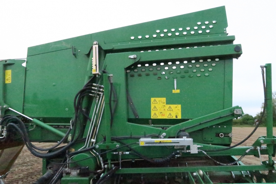 4592 Wuhlmaus WM 8500 2 row potato harvester
