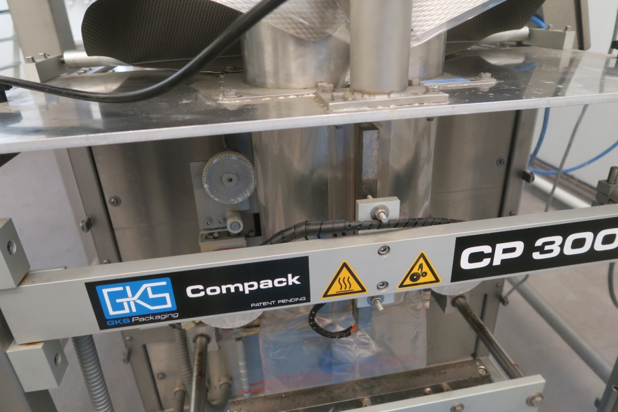 4593 GKS complete packaging line with vertical bagger, weigher etc