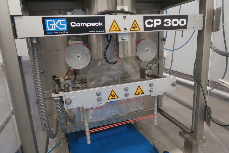 4593 GKS complete packaging line with vertical bagger, weigher etc