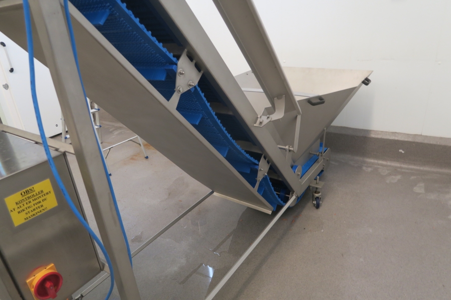 4593 GKS complete packaging line with vertical bagger, weigher etc