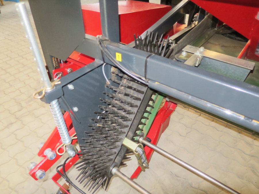 4598  Koningsplanter 4 row potato planter AS NEW