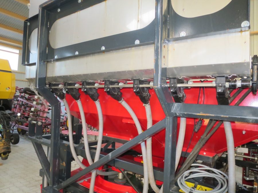 4598  Koningsplanter 4 row potato planter AS NEW