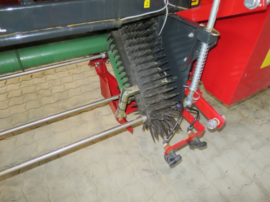 4598  Koningsplanter 4 row potato planter AS NEW