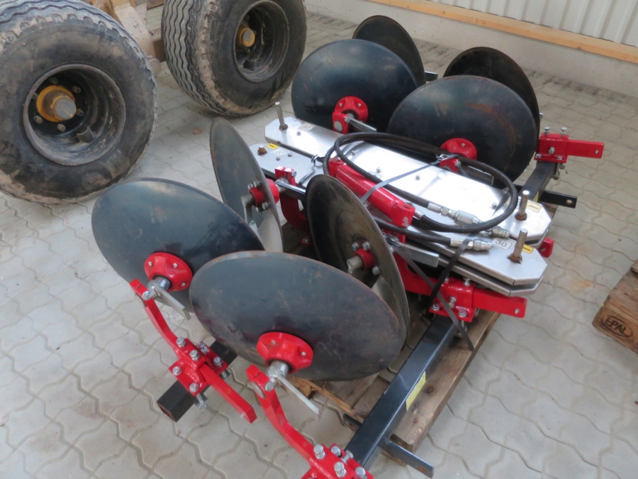 4598  Koningsplanter 4 row potato planter AS NEW