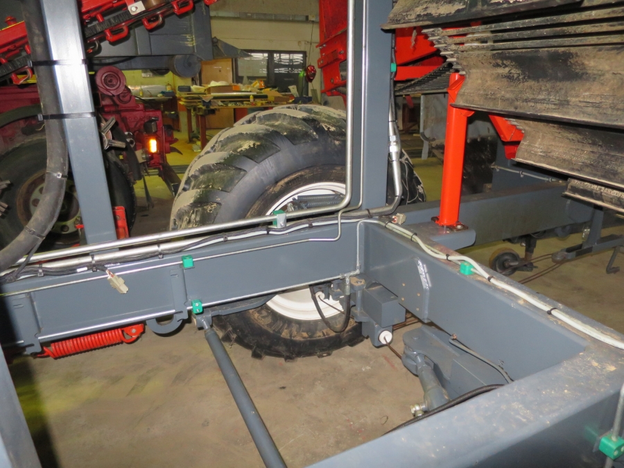 4601 / 4557  Dewulf GBC Möhrenroder 1 Reihe mit Bunker