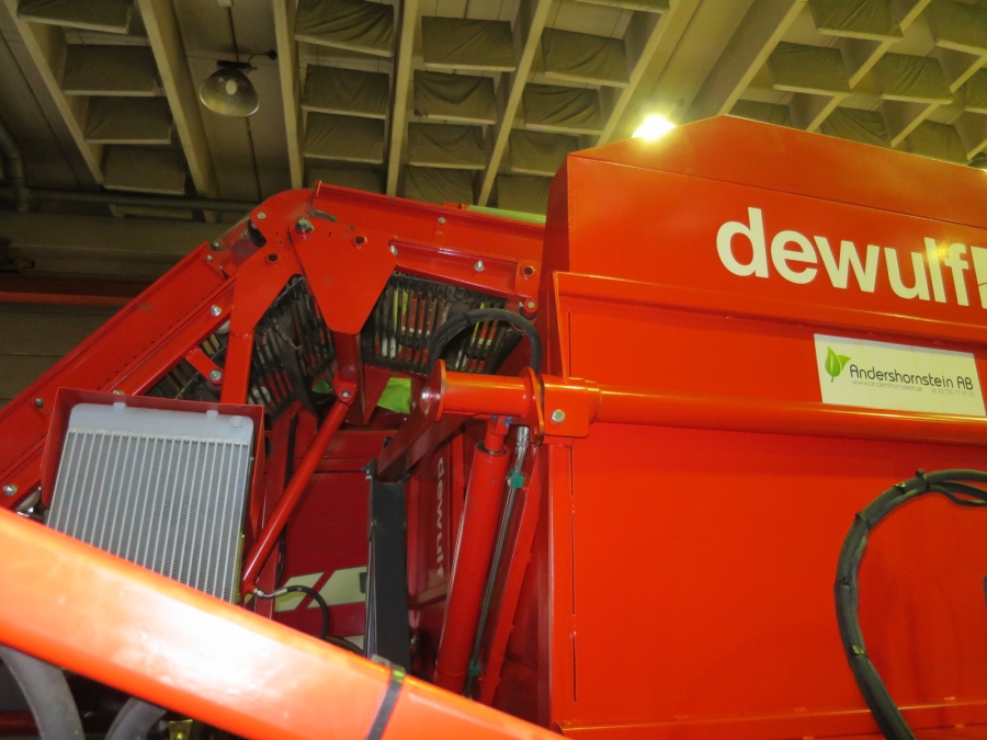 4601 / 4557  Dewulf GBC Möhrenroder 1 Reihe mit Bunker