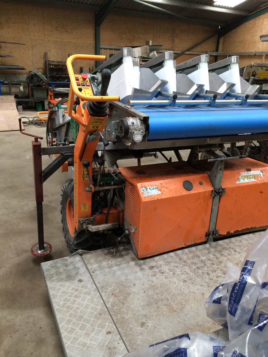 4604 Ortomec corn salad harvester