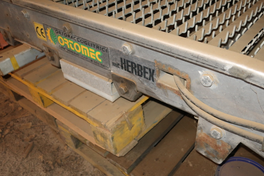 4604 Ortomec corn salad harvester