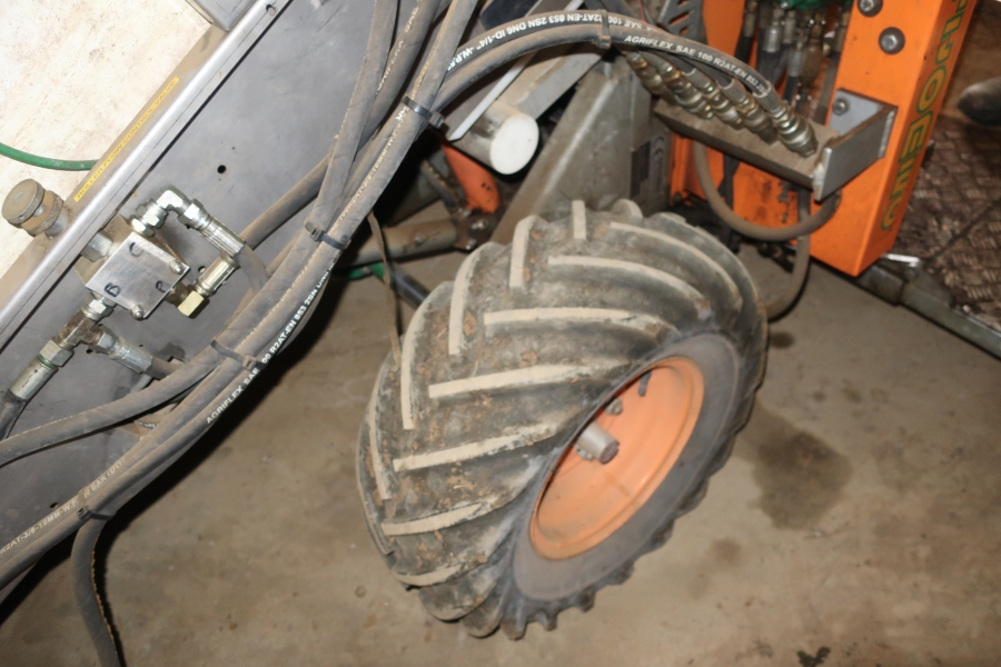 4604 Ortomec corn salad harvester