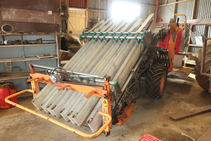 4604 Ortomec corn salad harvester