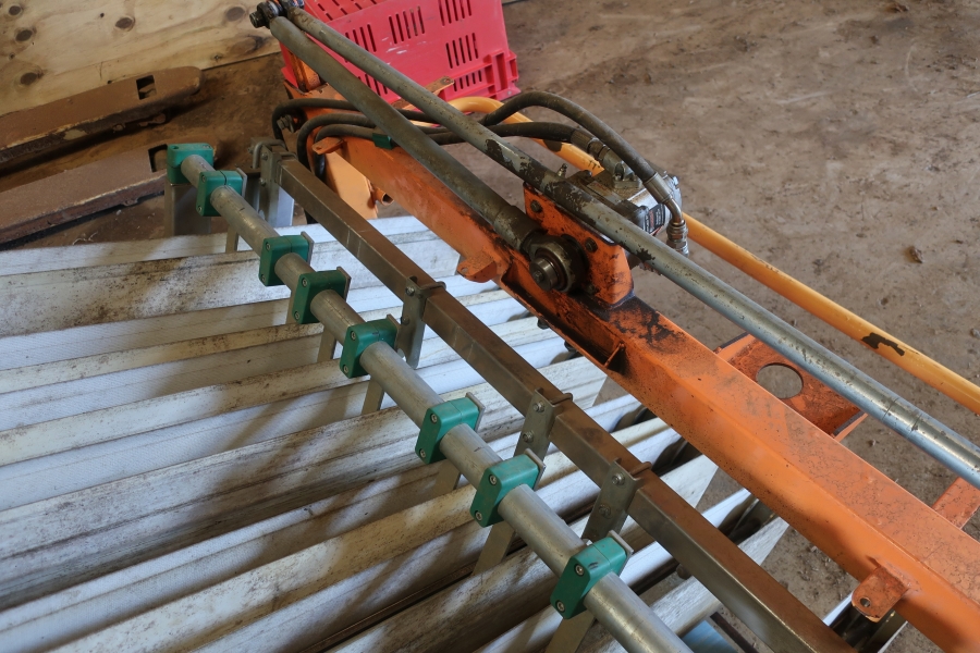 4604 Ortomec corn salad harvester