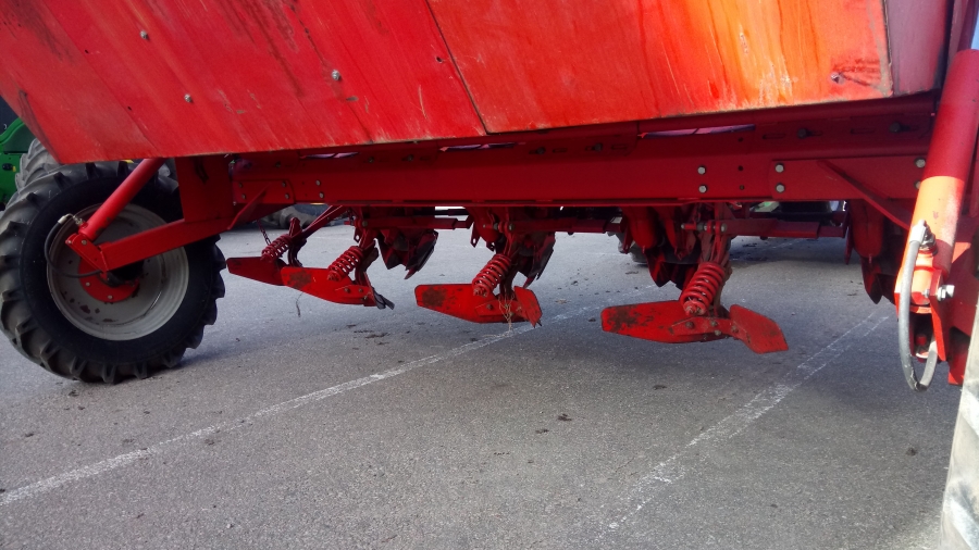 4611 Kverneland Underhaug 1300 potato planter