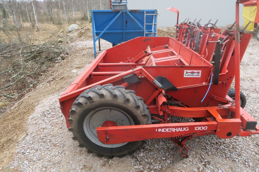 4611 Kverneland Underhaug 1300 potato planter