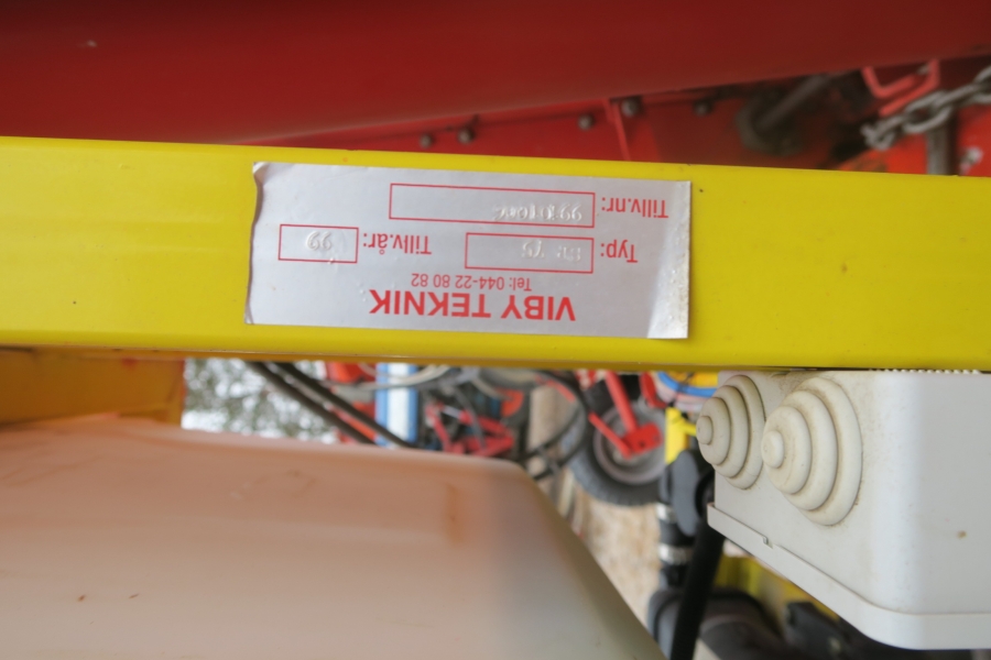 4611 Kverneland Underhaug 1300 potato planter