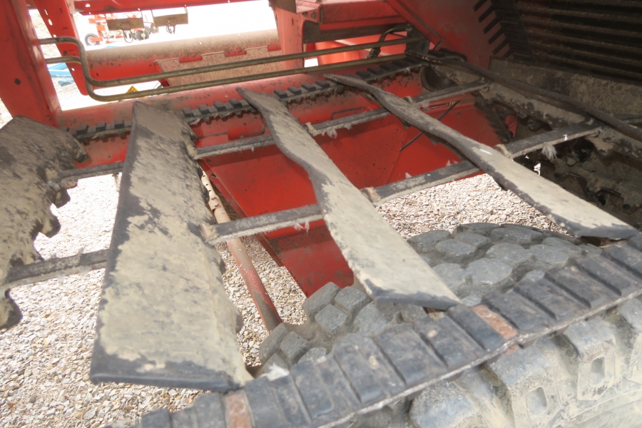 4618 Grimme SE75-40 potato harvester