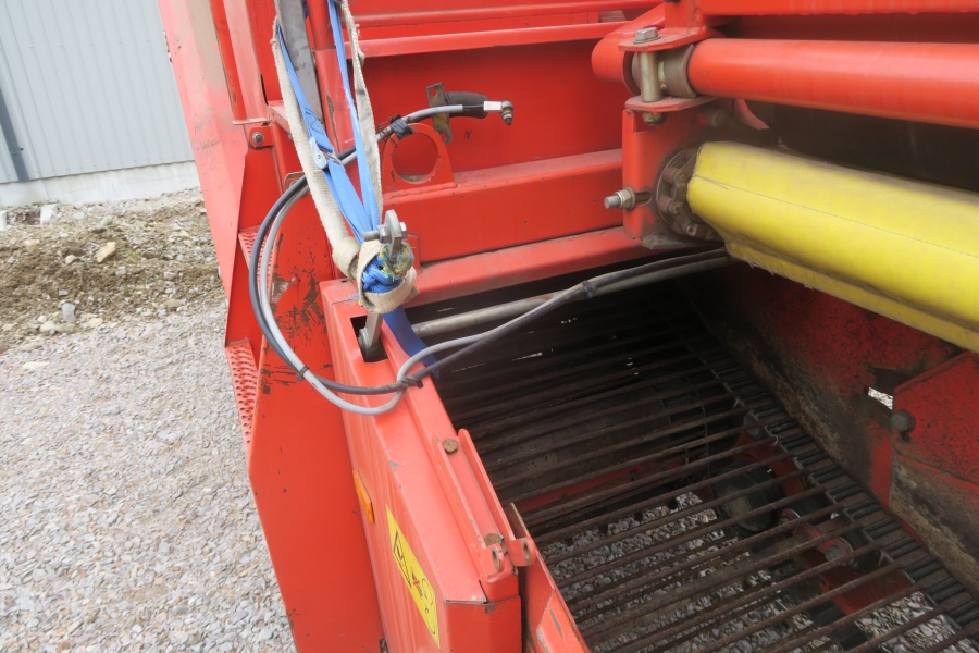 4618 Grimme SE75-40 potato harvester