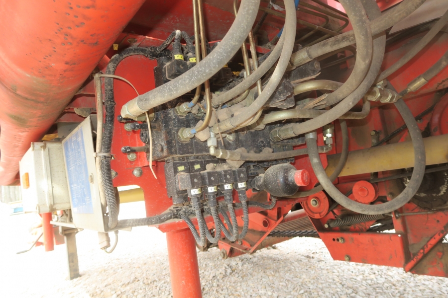 4618 Grimme SE75-40 potato harvester