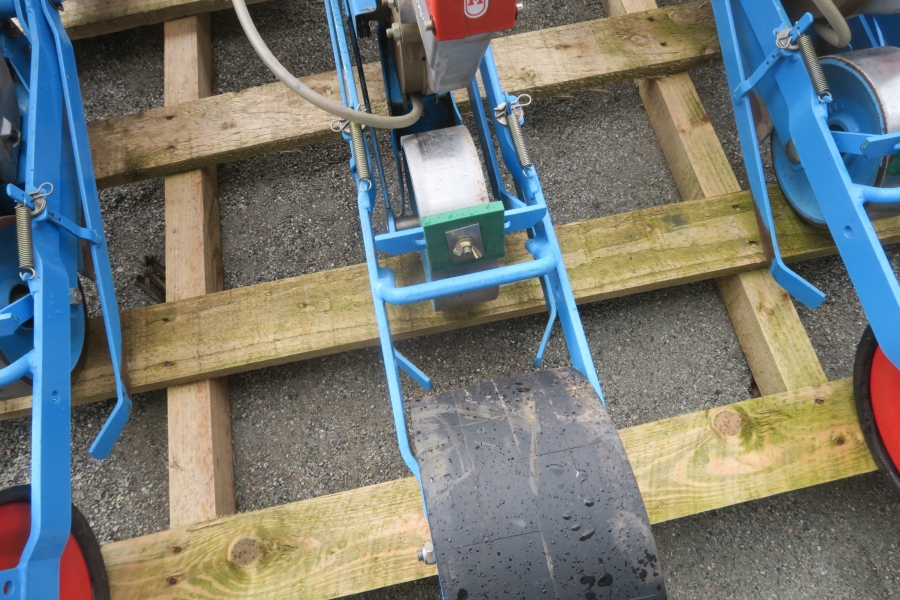 4621 Monosem MS precision seeder for vegetables
