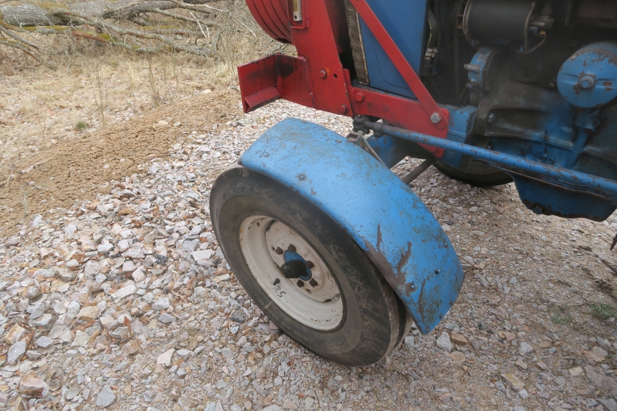 4626 Scott Viner Chives harvester