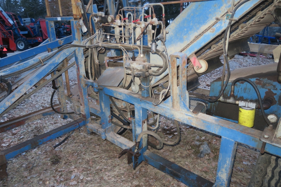 4631 Asa-Lift garlic harvester