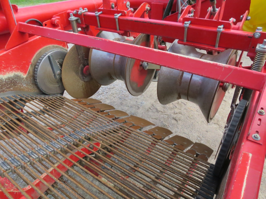 4653 Grimme DL1500 2 row with Elevator