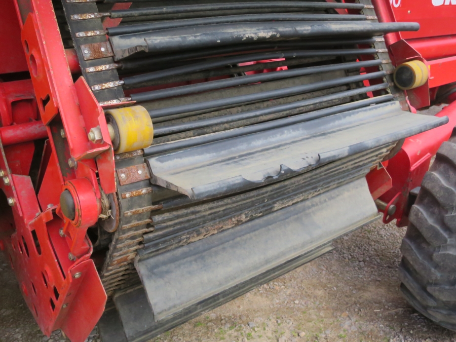 4653 Grimme DL1500 2 row with Elevator