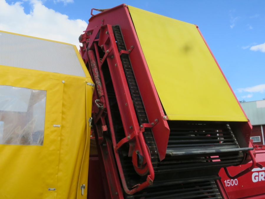 4653 Grimme DL1500 2 row with Elevator
