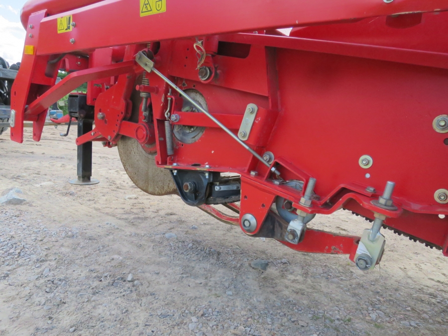 4653 Grimme DL1500 2 row with Elevator